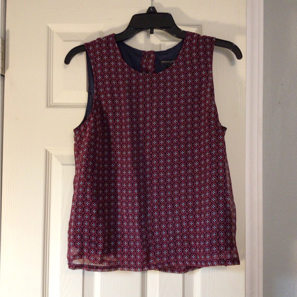 🍃2/$15, 🦁5/$25 Banana Republic burgundy blue blouse